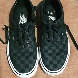EUC vans black on black sz 9 women 7 mens